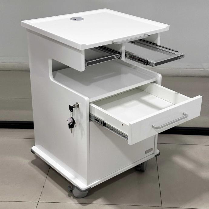 <img src="mesa-rodante-multifuncional.jpg" alt="Mesa rodante multifuncional Assis, diseñada para brindar comodidad y organización en procedimientos dentales. Ideal para mantener el orden en el consultorio odontológico, con diseño práctico y fácil de mover, ofreciendo asistencia en cada consulta.">