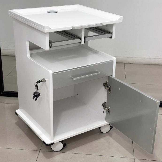 <img src="mesa-rodante-multifuncional.jpg" alt="Mesa rodante multifuncional Assis, diseñada para brindar comodidad y organización en procedimientos dentales. Ideal para mantener el orden en el consultorio odontológico, con diseño práctico y fácil de mover, ofreciendo asistencia en cada consulta.">